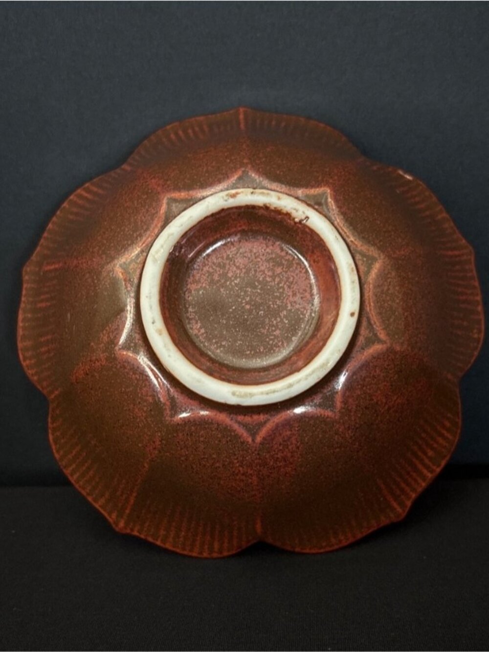 Two-Tone Flower Shaped Bowl Glossy Reddish Brown Glaze Scalloped Rim Ribbed 6" - Picture 9 of 9